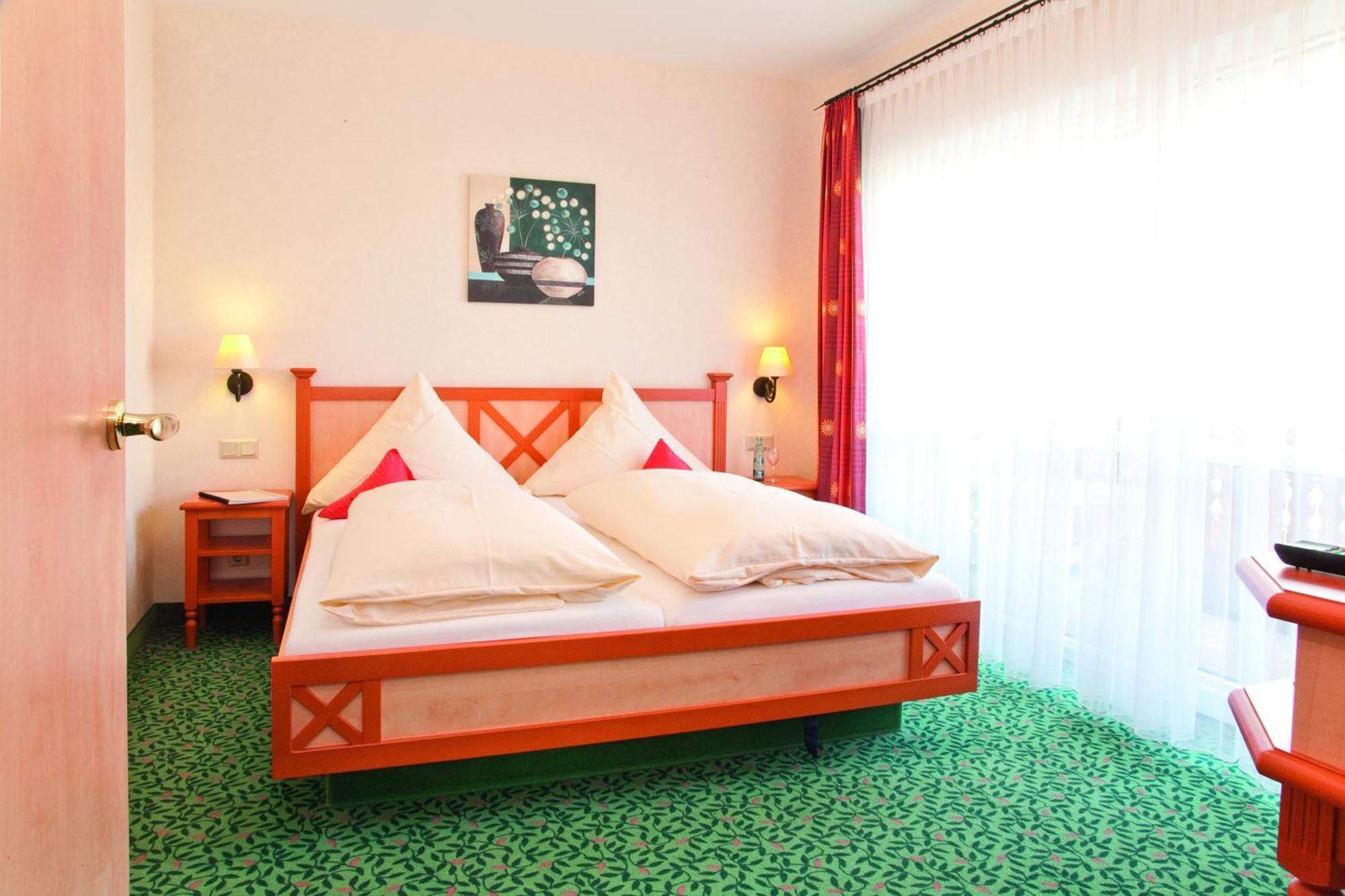 Landkomfort Hotel Elsenmann Willingen  Rum bild