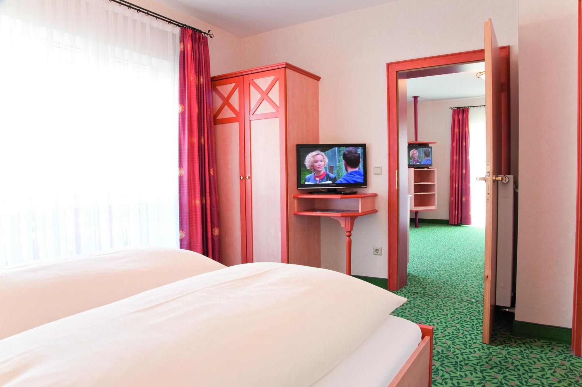 Landkomfort Hotel Elsenmann Willingen  Rum bild