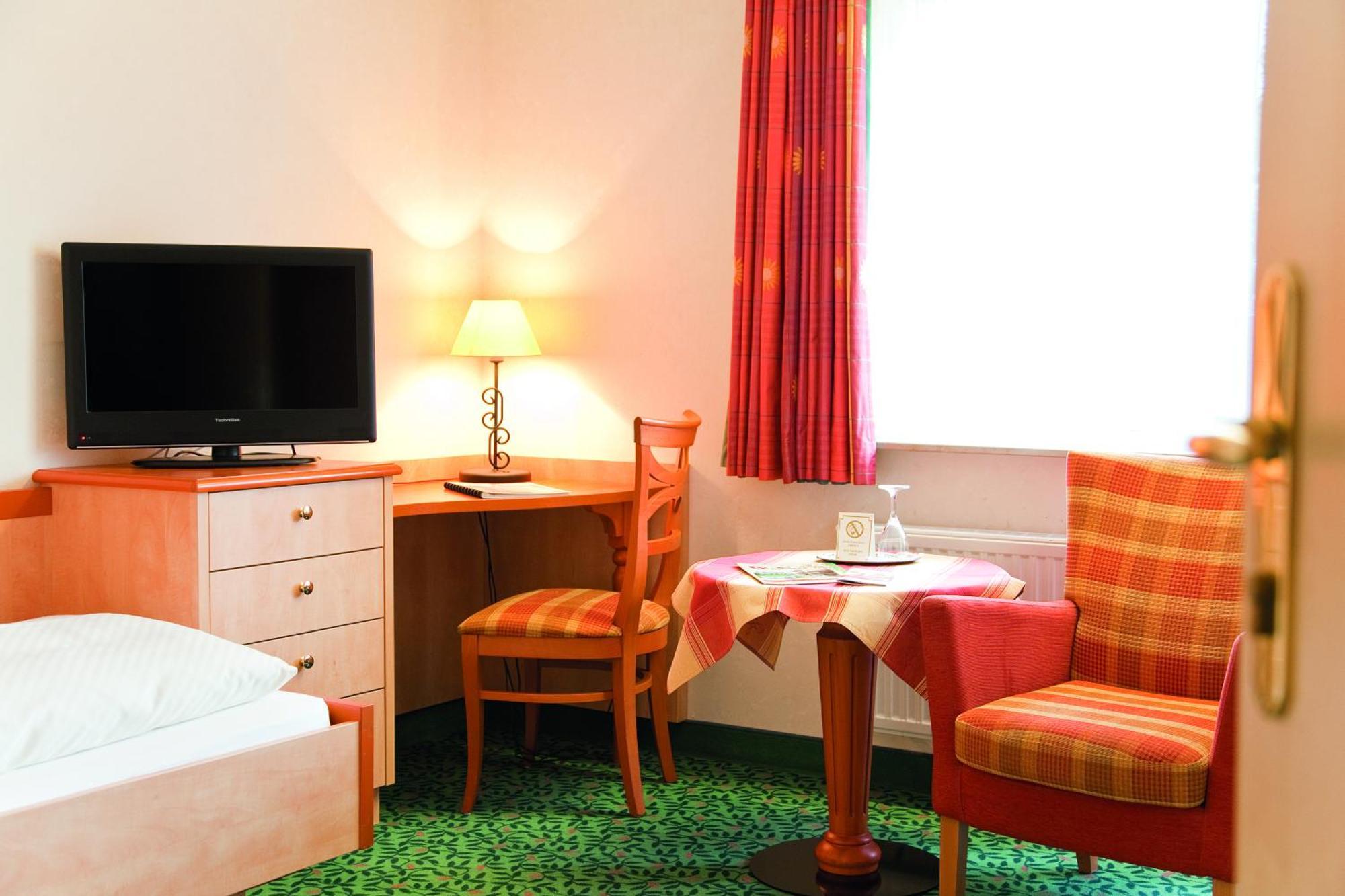 Landkomfort Hotel Elsenmann Willingen  Rum bild