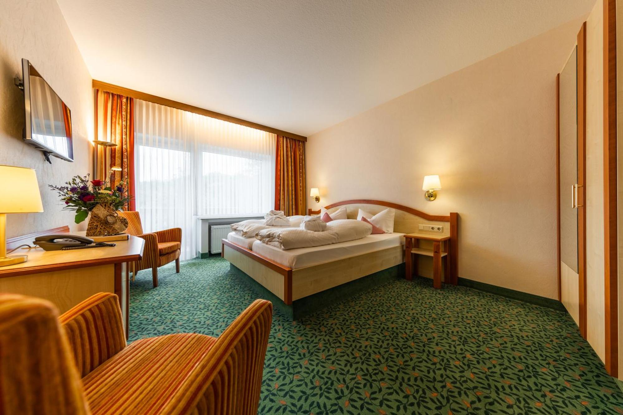 Landkomfort Hotel Elsenmann Willingen  Rum bild